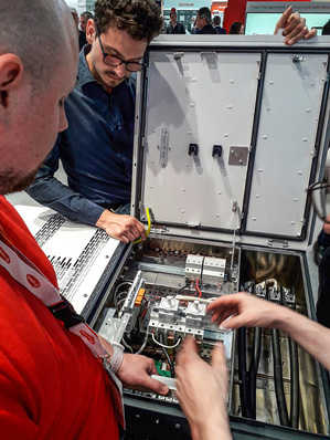 Der neue Tauro von Fronius erfreute sich großen Interesses durch die Fachhandwerker.