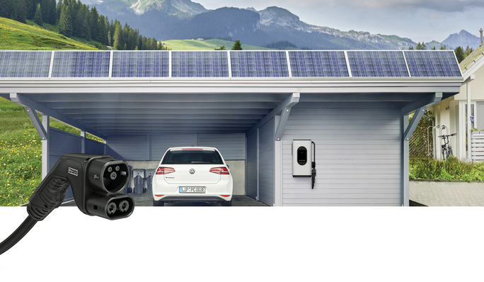 Der kompakte Ladestecker von Phoenix Contact ist fürs DC-Laden an der Wallbox optimiert. Ist diese ans Hausnetz angeschlossen, wird das E-Auto nicht nur geladen, sondern dient zusätzlich als Energiespeicher.
