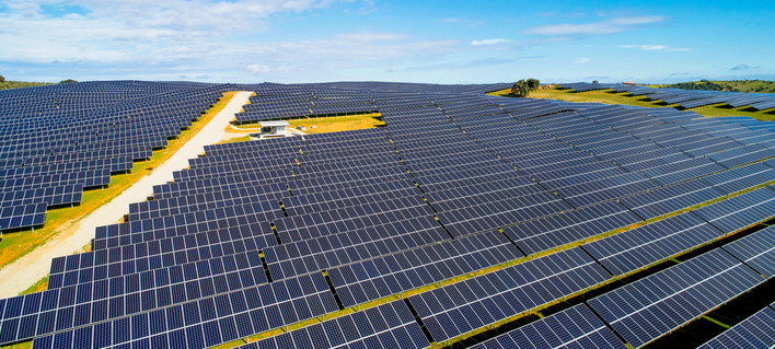 Europaweit werden mehr Solarparks errichtet. Das erhöht die Anforderungen an die Implementierung in die Stromnetze.