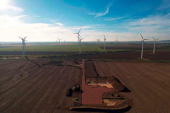 Windpark Weißandt-Gölzau bei Leipzig und Bitterfeld. VSB errichtete hier 2022 eine V150 mit 5,6 Megawatt.