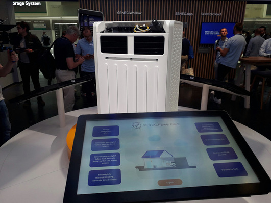 Einige Anbieter von Heimspeichern sammelten leidvolle Erfahrungen. Nun steht Sicherheit ganz oben auf der Agenda.