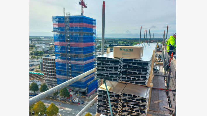 Die hohen Apartmenttürme stellen die Planer der Solaranlagen vor echte Herausforderungen.