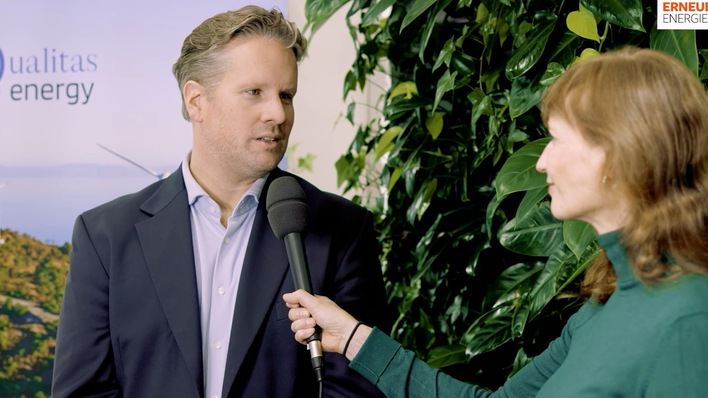 Johannes Overbeck von Qualitas Energy erklärt, warum Deutschland für sein Unternehmen so spannend ist, wenn es um grünes Investment geht. 