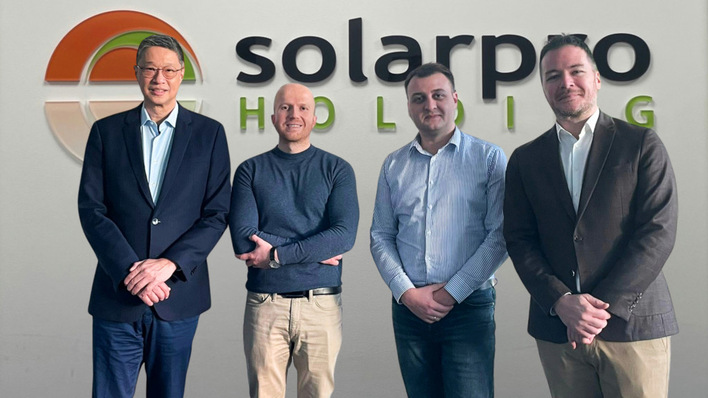 Die Projektpartner haben die Vereinbarung über den Bau des Solarkraftwerks in Rumänien unter Dach und Fach gebracht.