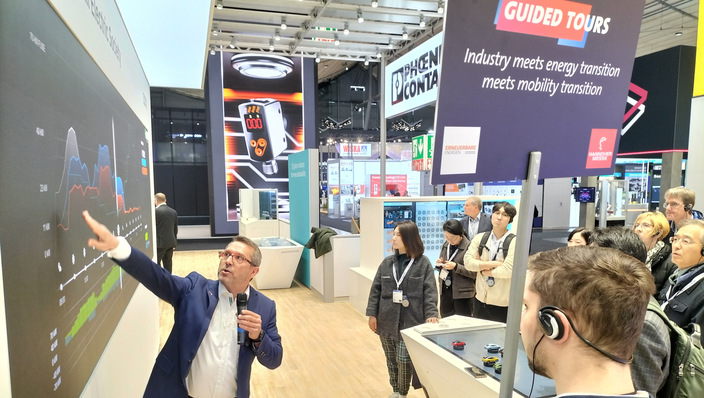 Hannover Messe 2024, Guided Tour am Stand von Phoenix Contact