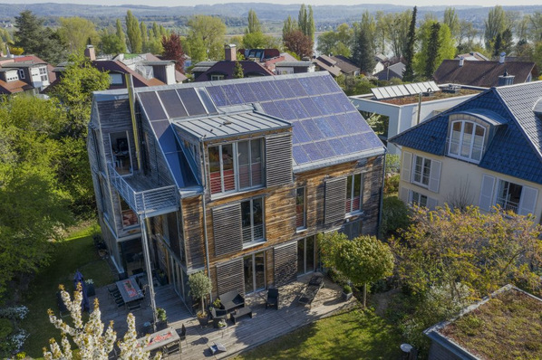 Im Jahr 2024 haben Haushalte, Unternehmen und Kommunen rund 2.120 Megawatt Solar installiert.