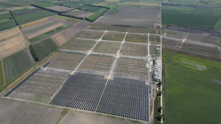 Auf rund 180 Hektar Ackerfläche in den Gemeinden Wallern und Tadten im österreichischen Burgenland werden insgesamt 260.000 Solarmodule installiert.