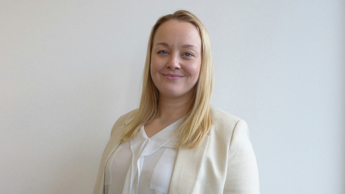 Denise Weinhold ist Personalleiterin beim Projektierer Goldbeck Solar.