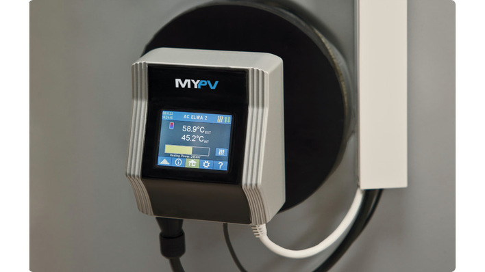 Über das neue Touchdisplay wird der  AC ELWA 2  in Betrieb genommen und gesteuert.