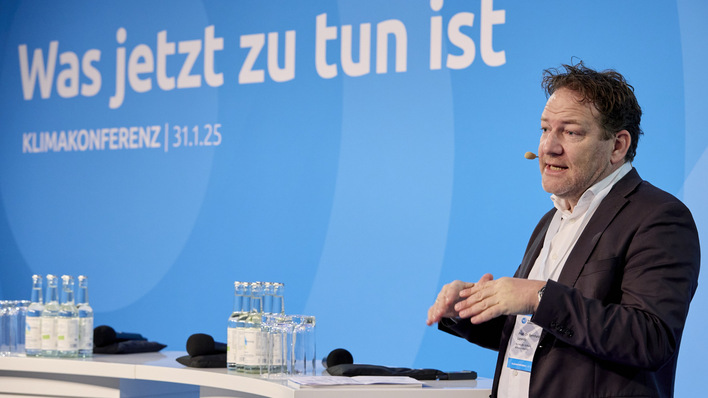 Bernhard Lorentz, Vorsitzender des Beirats der Stiftung Klimaneutralität, spricht über notwendige Maßnahmen.