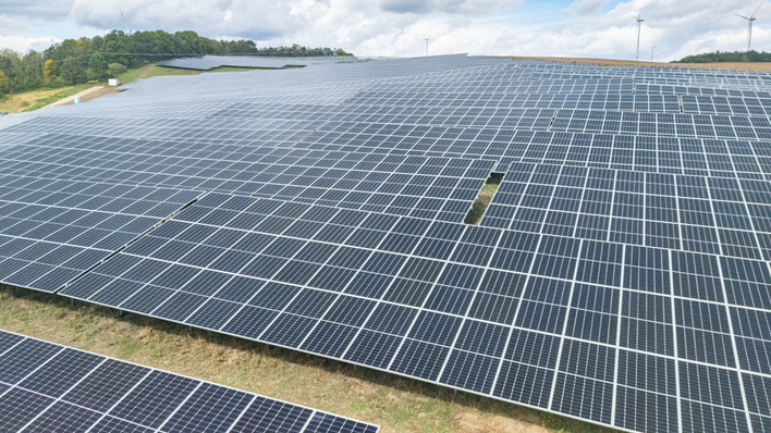 Der neue Solarpark leistet rund 20 Megawatt.