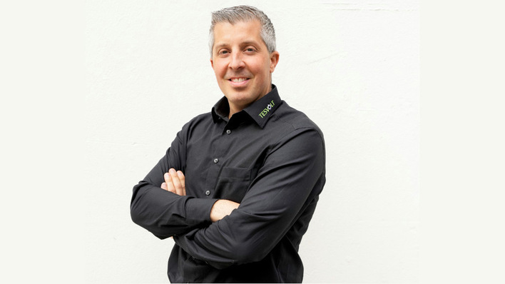 Malte Schön ist Sales Project Expert bei Tesvolt.