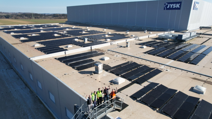  Engagierte Zusammenarbeit der Teams von Energy Partners und JYSK in Kammlach.