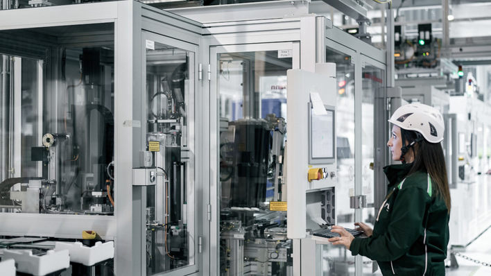 Höhere Automatisierung, weniger Einsatz von Material und Energie: Dann haben auch Modulhersteller aus Europa eine Chance.