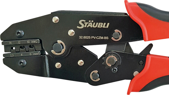 Die Crimpzange von Stäubli ist für MC4-Stecker zugelassen.