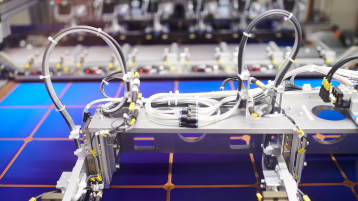 Nachdem das Modulwerk in Freiberg schon geschlossen wurde, steht jetzt auch die Zellfertigung in Thalheim still.