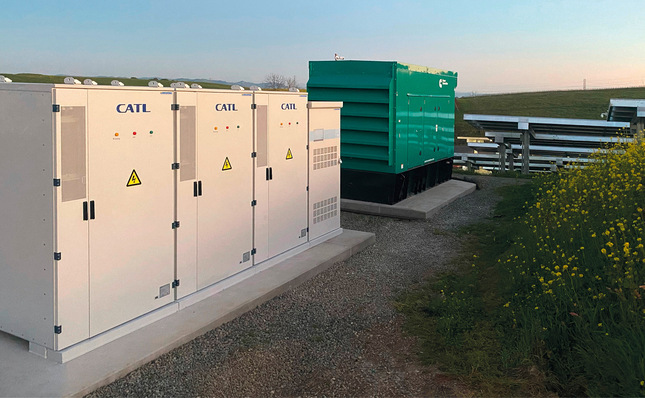 Die Kombination von Speicher und Solarpark rückt auch bei Bestandsanlagen in den Fokus.