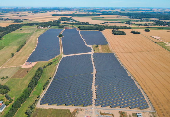 Der Solarpark in Kleinschirma liefert den Sonnenstrom per PPA an Kunden aus der Sparkassen-Gruppe.