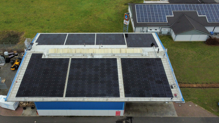 Die Wiesentaler Mineralbrunnen in Waghäusel setzt auf Solarstrom, um die Energiekosten zu senken.