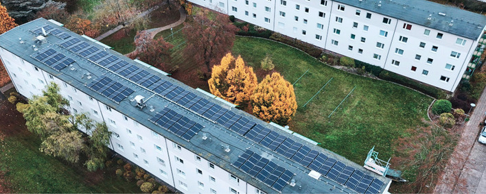 Energy Sharing ist dank der Novelle des EnWG endlich geregelt. Nun kann Solarstrom in Quartieren gemeinschaftlich genutzt werden.