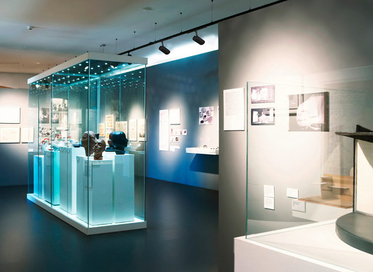 Pixo Zoom erzeugt ein präzises Lichtbild, ideal für wechselnde Szenen, Produkt­inszenierungen oder Aus­stellungen.