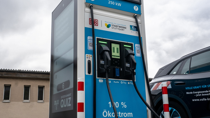 Neue Schnellladesäule in Stuttgart-Zuffenhausen.
