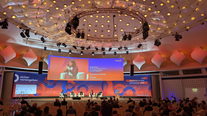 Kuppelsaal beim Energiewende Kongress 2025 in Berlin. 