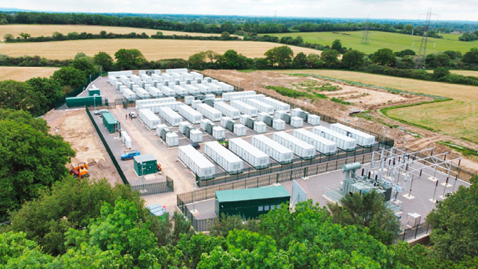 Der Großspeicher in Minety ist jetzt ein zentraler Baustein für die Netzstabilität in England.