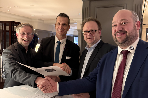 von links: GIH-Geschäftsführer Benjamin Weismann, ZIV-Präsident Alexis Gula, GIH-Vorsitzender Stefan Bolln und ZIV-Vorstand Julian Schwark (Vorstand Energie, ZIV) unterzeichneten am 29. Januar 2026 eine Kooperationsvereinbarung.