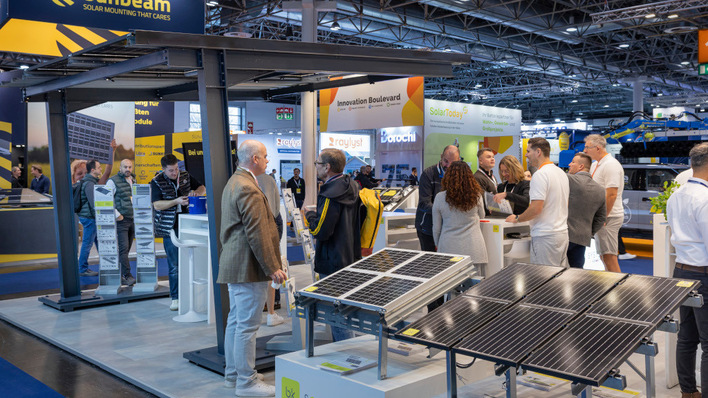 Auf der Solar Solutions kommen auch die Planer, Installateure, Energieversorger, Groß- und Endkunden mit den Anbietern der Lösungen für die solare Energiewende in Österreich ins Gespräch.