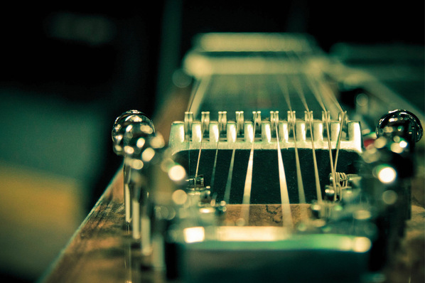 Vibration als Musik: Saiteninstrument Gitarre