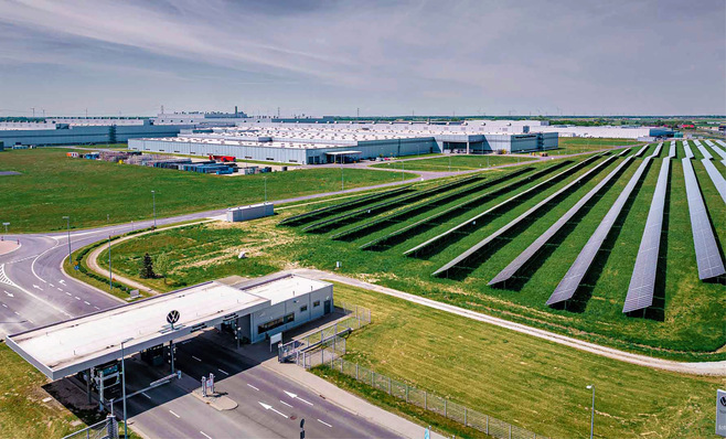 Ein Solarpark am VW-Werk Września senkt die Energiekosten dort.
