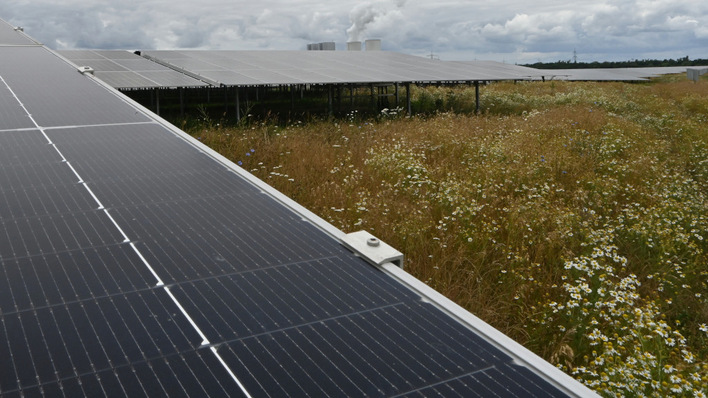 Die falsche Modulklemme zu fest angezogen kann zum Bruch des Modulglases führen.
