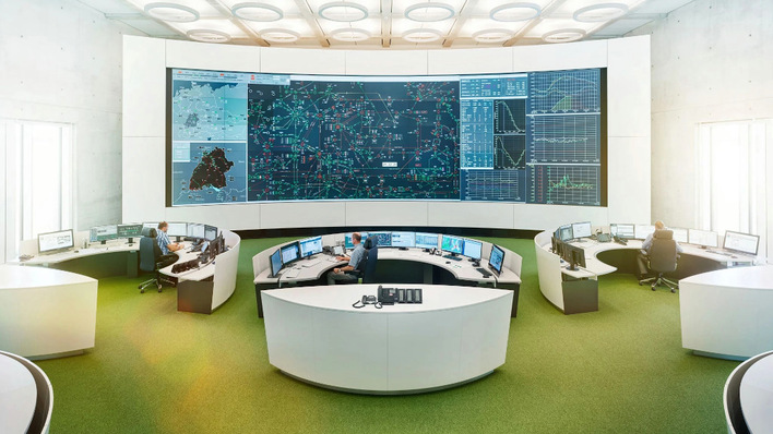 Blick in die Hauptschaltwarte von TransnetBW in Wendlingen.