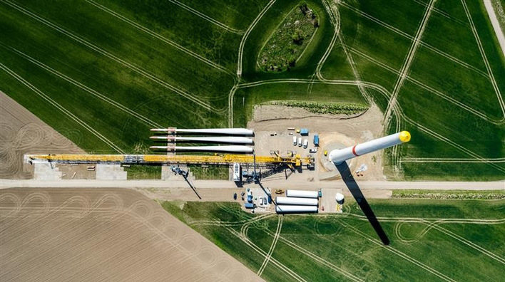 Bau des UKA-Windparks Vietlübbe-Kreien mit 14 Anlagen vom Typ N149 mit jweils 5,7 Megawatt Nennleistung