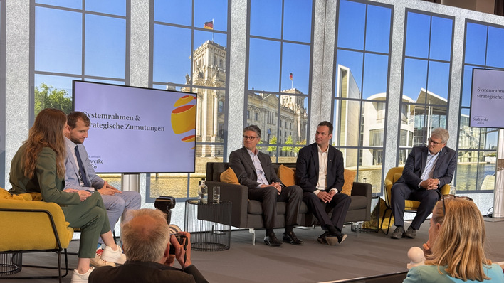 Jahrestagung Stadtwerke 2026 (v.l.): Catiana Krapp, Patrick Theuer, Frederik Giessing, Sebastian Kirchmann, Rainer Nauerz.