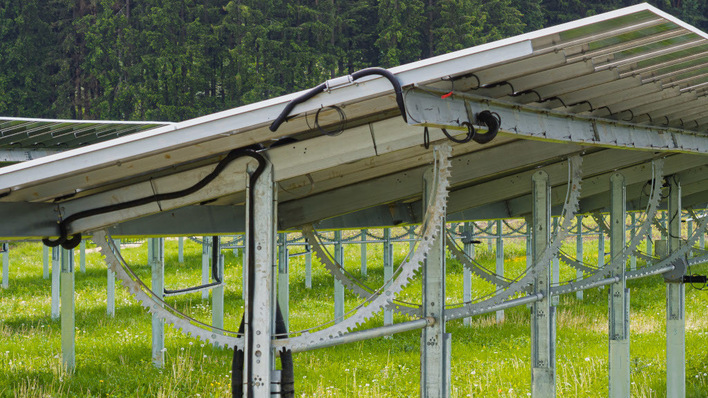 Auch IBC Solar hat es mit einer Agri-PV-Anlage auf Trackern ins Finale der Smarter E Awards geschafft.