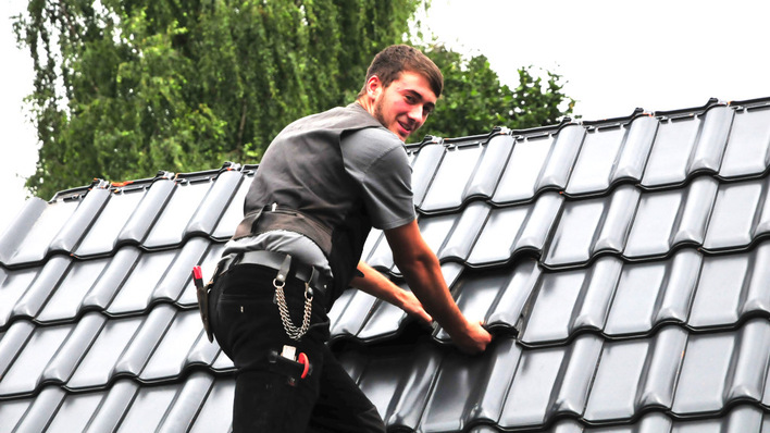 Die Dachdecker hoffen weiterhin auf ein starkes Standbein im Solargeschäft.