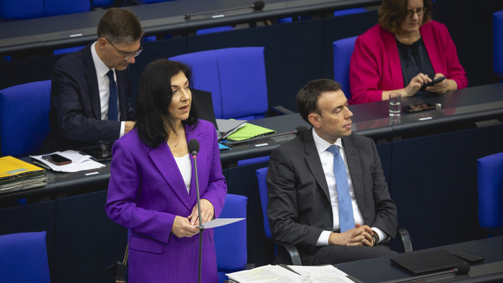 Bundesministerin Katherina Reiche im Bundestag während einer Regierungsbefragung im Juni 2025