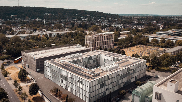 Neue Solation Solardachanlage für mehrere Mieter in Bonn.